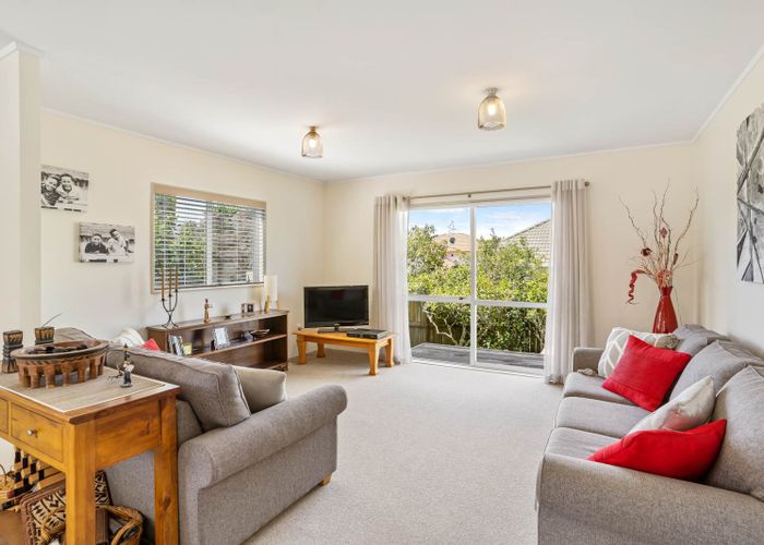  at 2/43 Holly Street, Avondale, Auckland