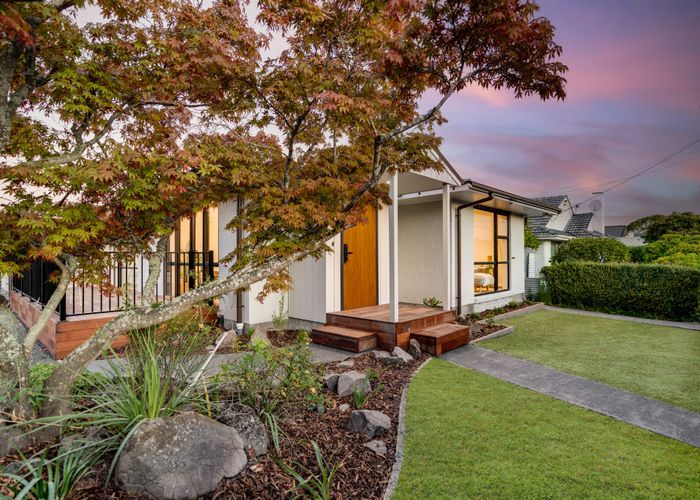  at 16 Chepstow Avenue, Fendalton, Christchurch