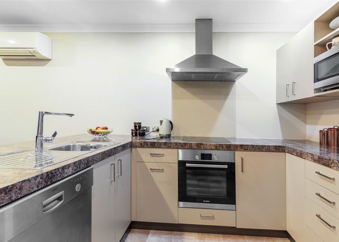  at 7 Sumner Terrace, Aotea, Porirua