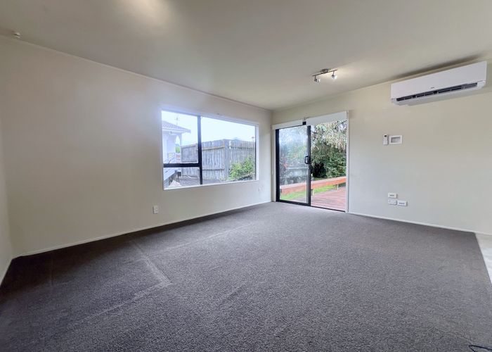  at 2/123 Lynn Road, Bayview, North Shore City, Auckland