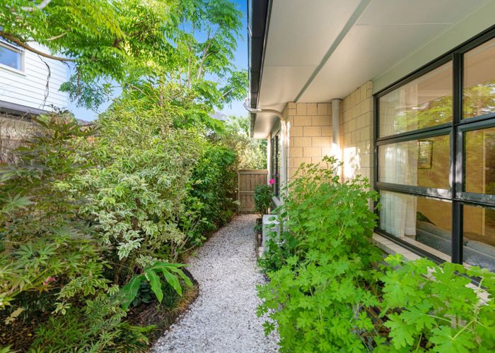  at 22 Bur Oak Terrace, Schnapper Rock, North Shore City, Auckland