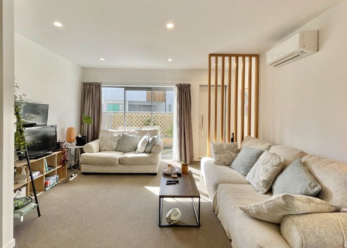  at 9/7 Handyside Street, Tawa, Wellington
