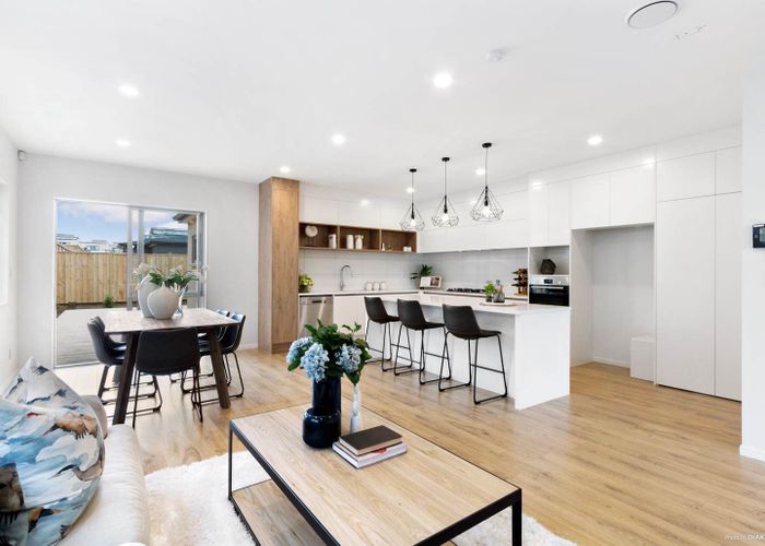  at 43 Murphys Park Drive, Flat Bush, Manukau City, Auckland