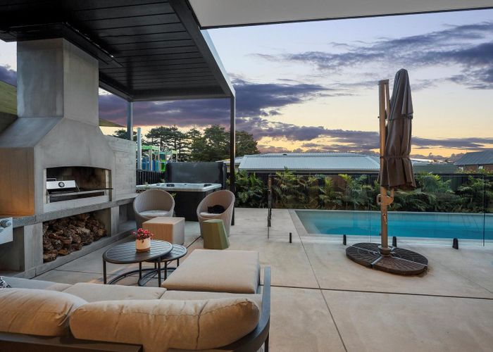  at 23 Otakau Road, Milford, Auckland