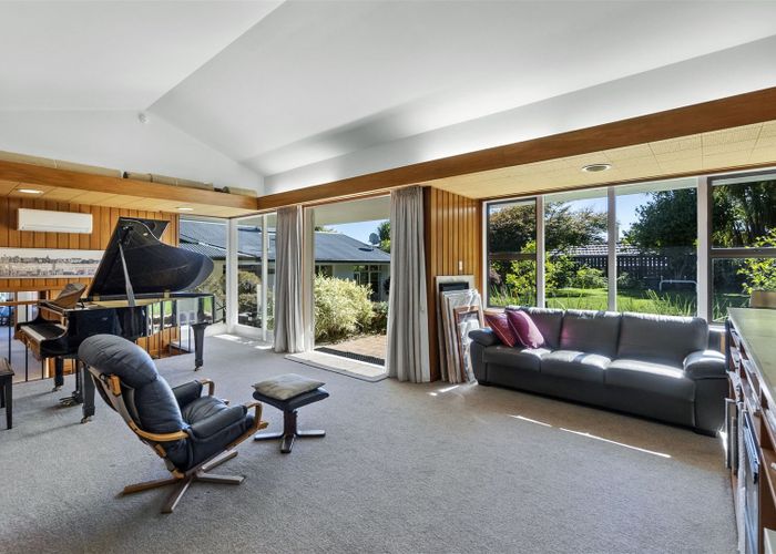  at 6 Woodstock Road, Fairfield, Hamilton