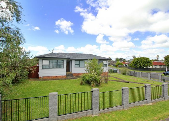  at 9 Staverton Crescent, Mangere, Auckland