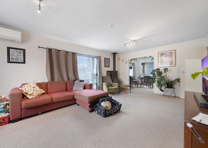  at 2/49 Seabrook Avenue, New Lynn, Waitakere City, Auckland