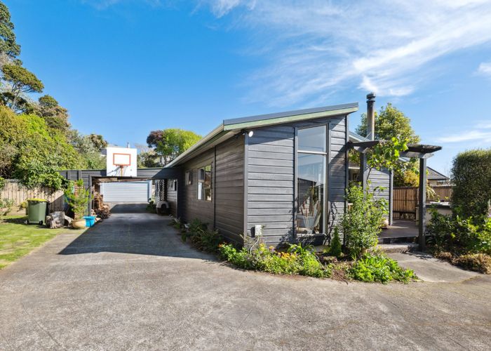 at 15B Marchant Place, Westown, New Plymouth