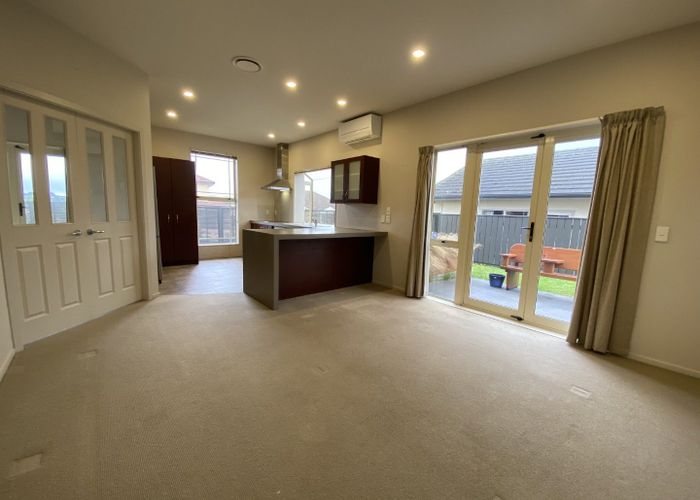  at 18 White Pine Avenue, Woodridge, Wellington, Wellington