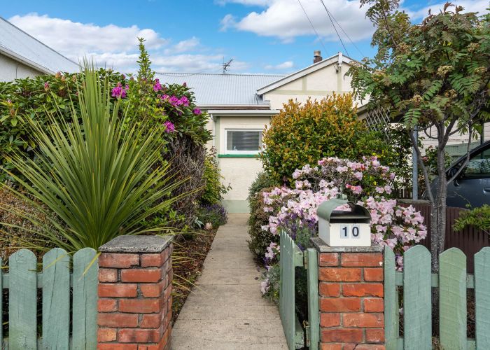  at 10 Nelson Street, Forbury, Dunedin