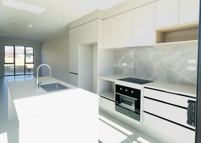  at 2/35 McAnnalley street, Alfriston, Manukau City, Auckland