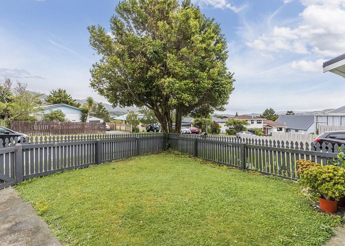  at 2/13 Japonica Crescent, Ranui Heights, Porirua, Wellington