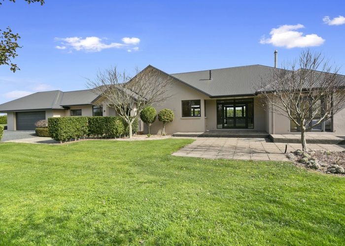  at 100 Hooker Road, Tamahere