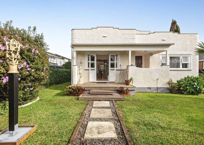  at 300 Point Chevalier Road, Point Chevalier, Auckland City, Auckland