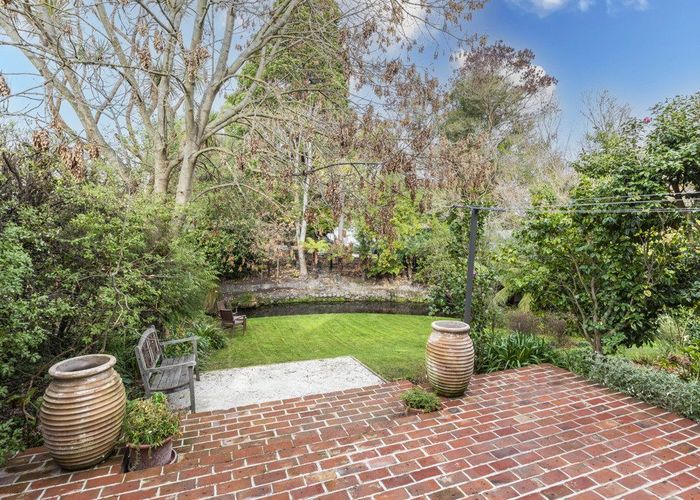 at 2 Royds Street, Fendalton, Christchurch City, Canterbury