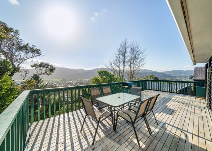  at 4 Raynham Way, Silverstream, Upper Hutt