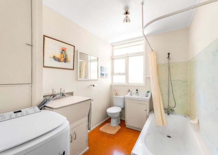  at 3/76A Lake Road , Takapuna, North Shore City, Auckland