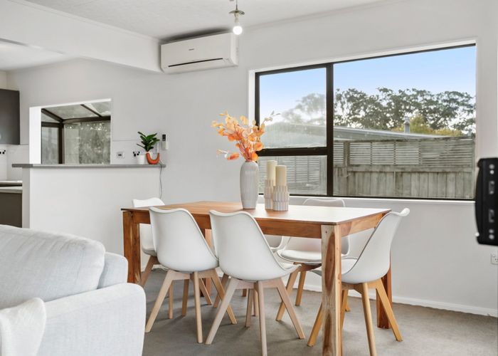  at 2/6 Lancaster Road, Beach Haven, Auckland