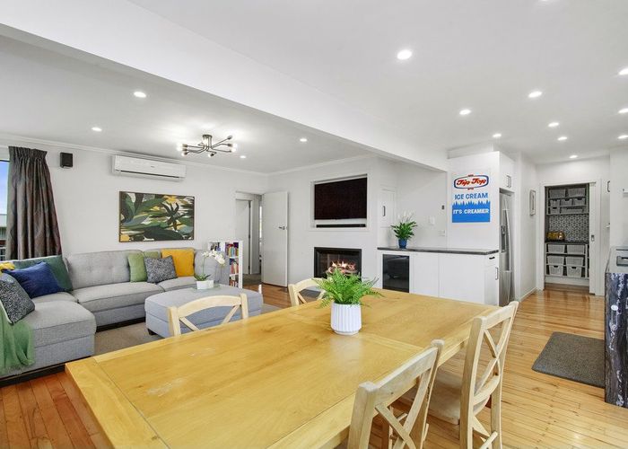  at 4 Ponderosa Grove, Maoribank, Upper Hutt
