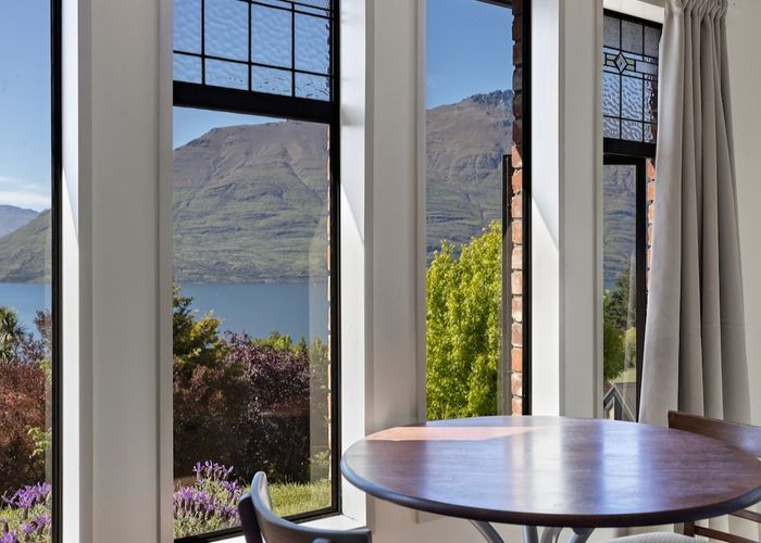  at 10 Moss Lane, Sunshine Bay, Queenstown