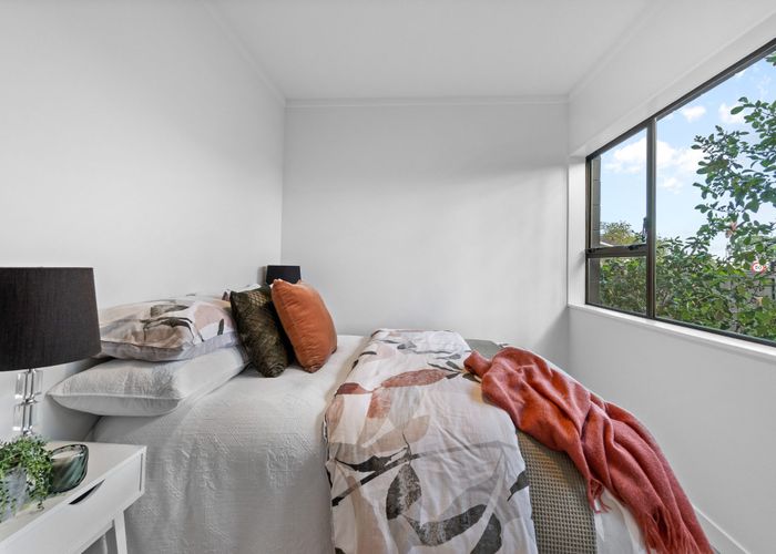  at 1/965 Beach Road, Torbay, North Shore City, Auckland