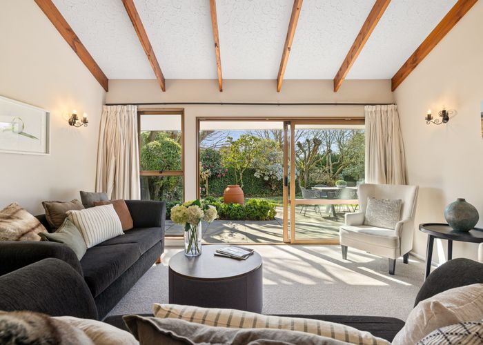  at 27 Highland Place, Avonhead, Christchurch City, Canterbury
