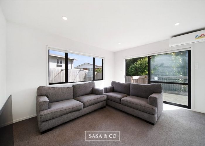  at 90 & 90A Chelburn Crescent, Mangere East, Manukau City, Auckland