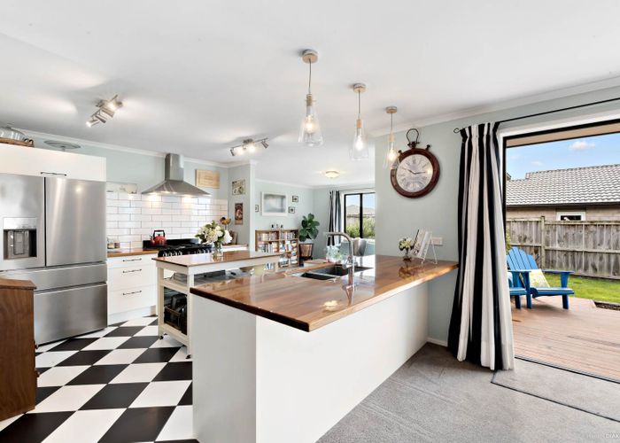  at 5 Drumkeen Place, Rosehill, Papakura