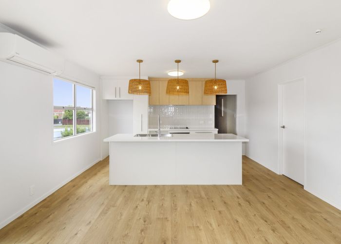  at 8 Dunstall Place, Mangere Bridge, Manukau City, Auckland
