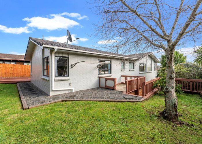  at 10 Photinia Place, Botany Downs, Manukau City, Auckland