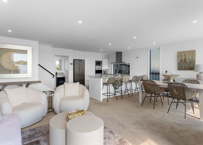  at Welcome Bay Road, Welcome Bay, Tauranga, Bay Of Plenty