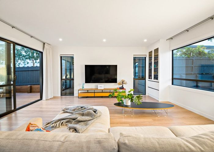  at 18A Horizon Way, West Harbour, Auckland