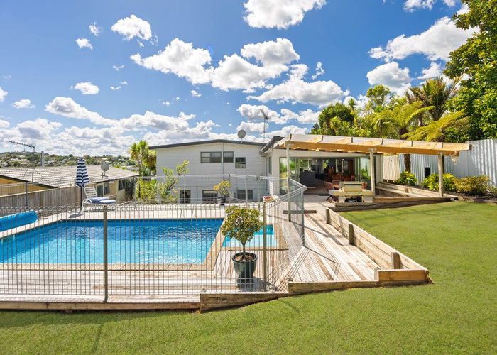  at 14 Acacia Road, Torbay, Auckland