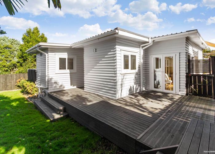  at 6B Lantana Road, Green Bay, Waitakere City, Auckland