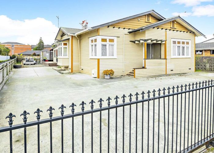  at 32A Rosella Road, Mangere East, Auckland