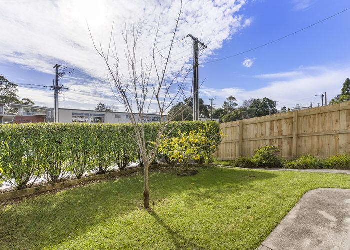  at 1 Lavelle Road, Henderson, Auckland