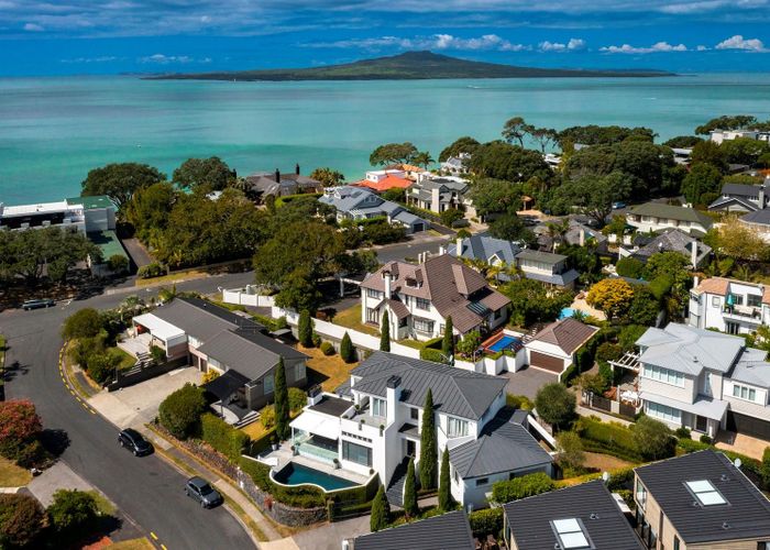  at 1 Arthur Crescent, Hauraki, North Shore City, Auckland