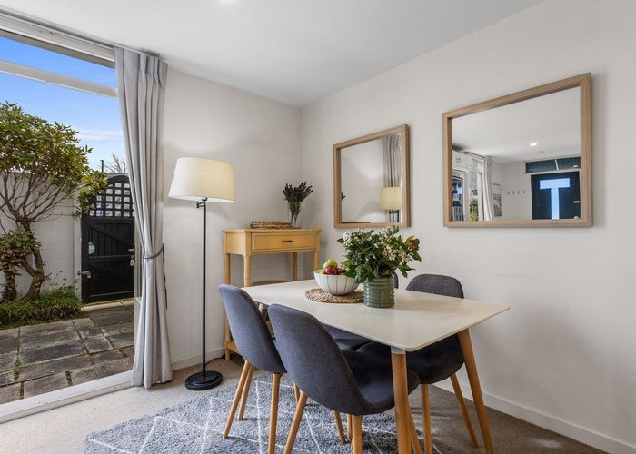  at 1/142 Rugby Street, Merivale, Christchurch City, Canterbury