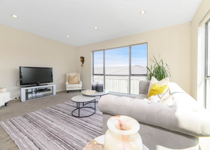  at 91 Travis View Drive, Fairview Heights, Auckland