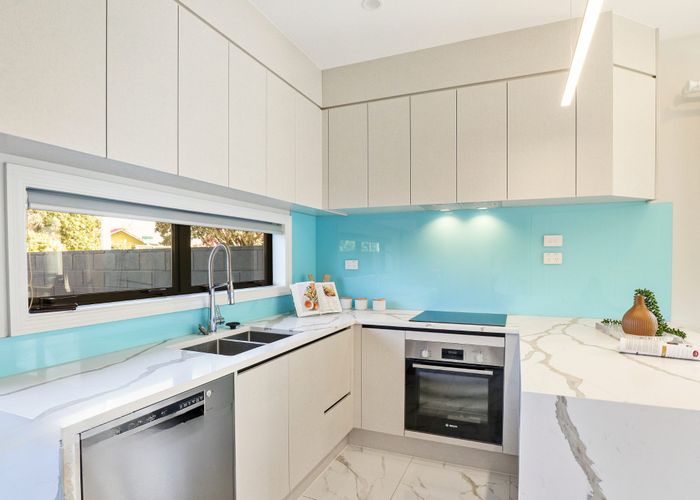  at 8/1 Tennessee Avenue, Mangere East, Manukau City, Auckland