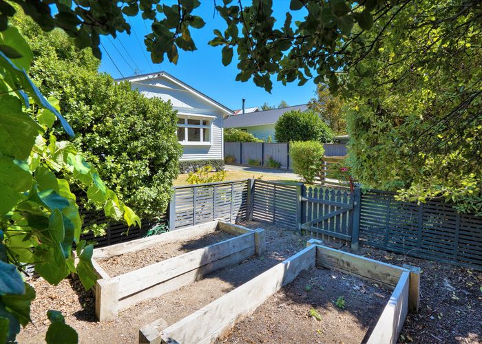  at 233 Eastern Terrace, Sydenham, Christchurch