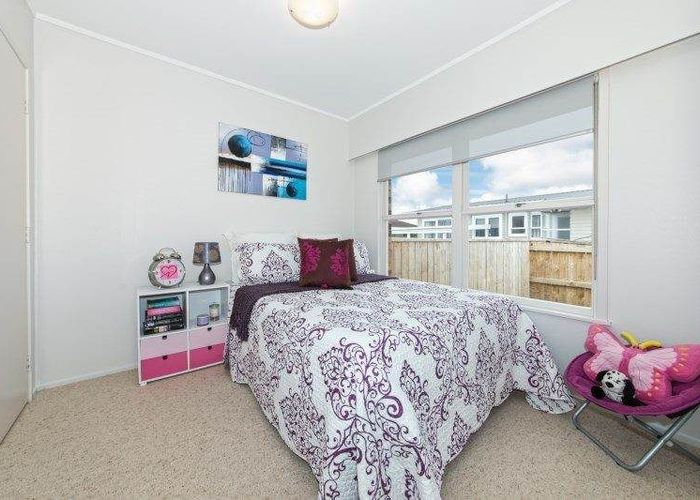  at 2/32 Dale Crescent, Pakuranga, Manukau City, Auckland