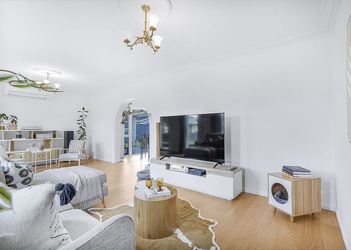  at 13 Knightsbridge Place, Dinsdale, Hamilton