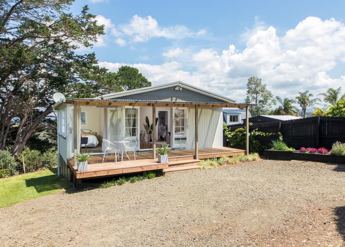  at 22 Red Hills Road, Massey, Auckland