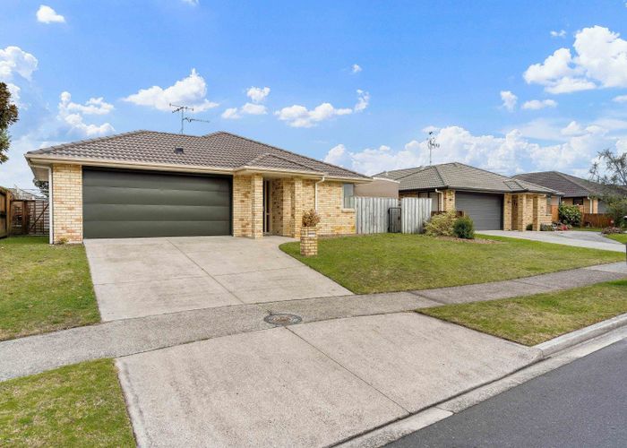  at 716 Gloucester Road, Papamoa Beach, Papamoa