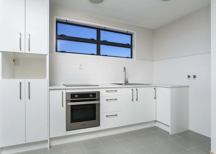  at 3/18 Sunnyhaven Avenue, Beach Haven, Auckland