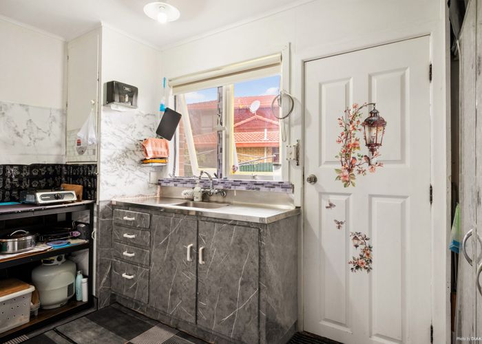  at 2/243A St George Street, Papatoetoe, Manukau City, Auckland