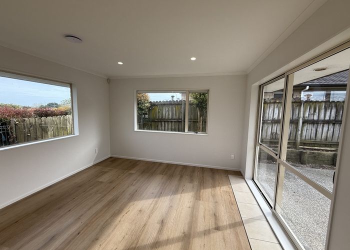  at 2 Carrick Glen Avenue, Flat Bush, Manukau City, Auckland