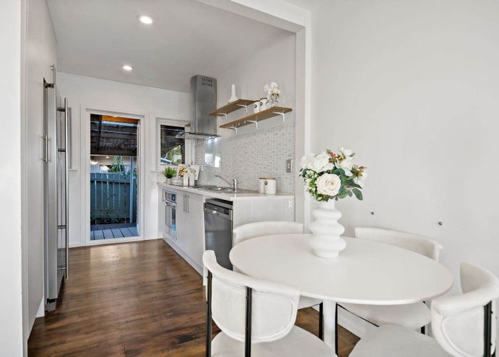  at 2/49 Tarawera Terrace, Saint Heliers, Auckland City, Auckland