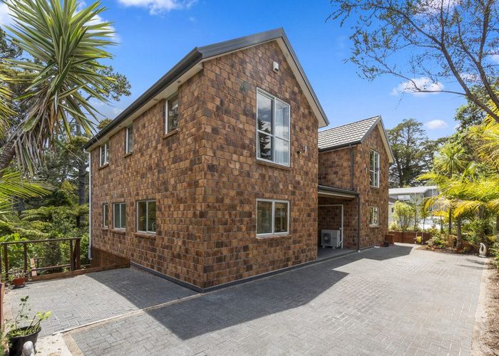  at 35 Godley Road, Green Bay, Auckland